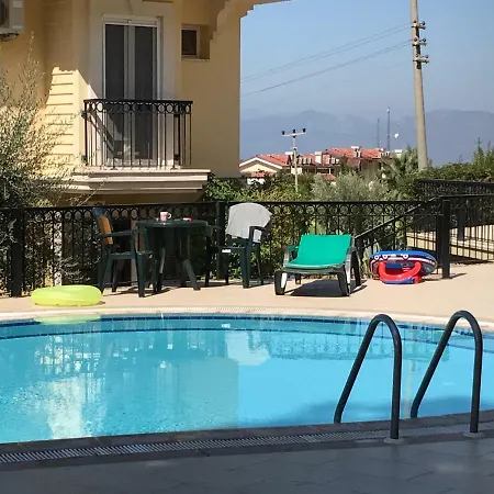 Artemisia Apartment *
